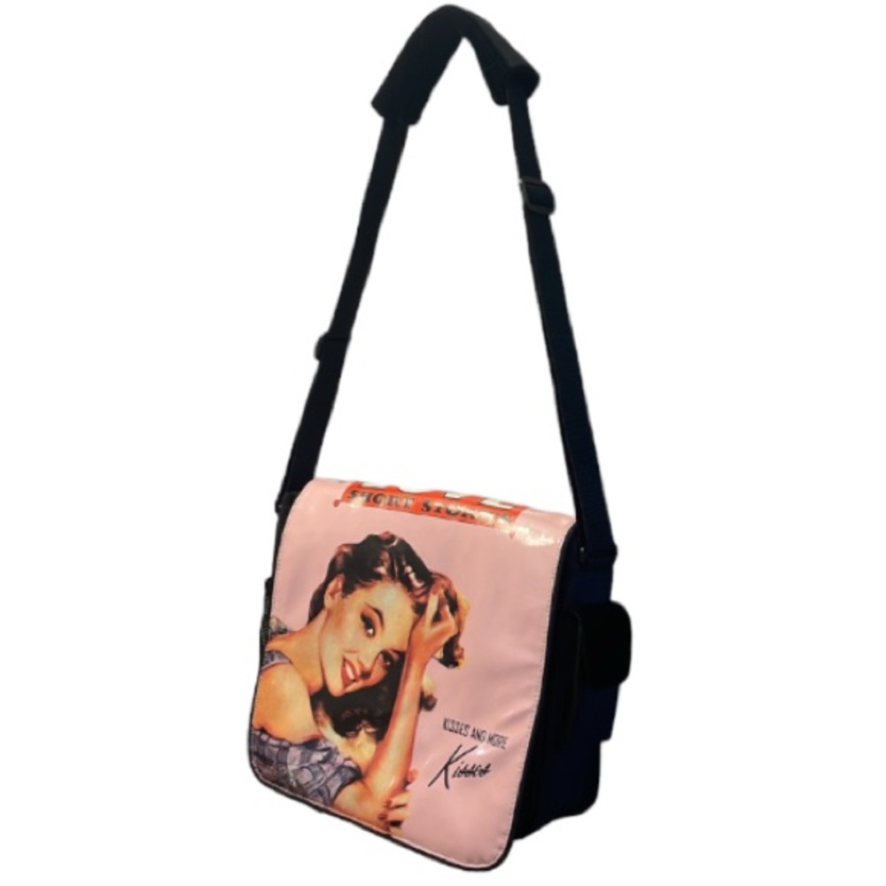 Cute Bug Retro Love Short Stories Laptop Messenger Bag